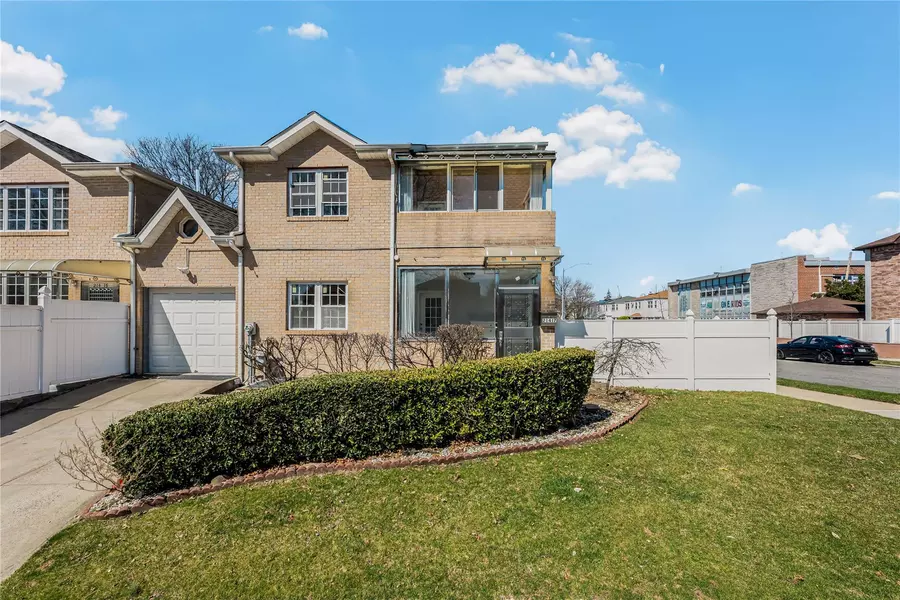 21417 69th AVE, Oakland Gardens, NY 11364