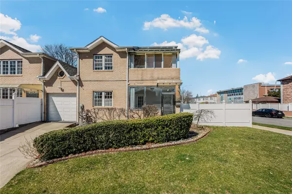 21417 69th AVE, Oakland Gardens, NY 11364