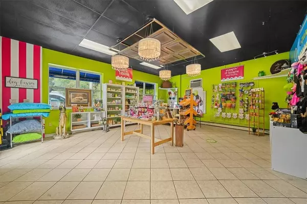 Monroe, NY 10950,14 Lakes RD