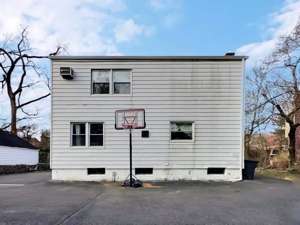 Bronxville, NY 10708,12 Bryn Mawr Pkwy