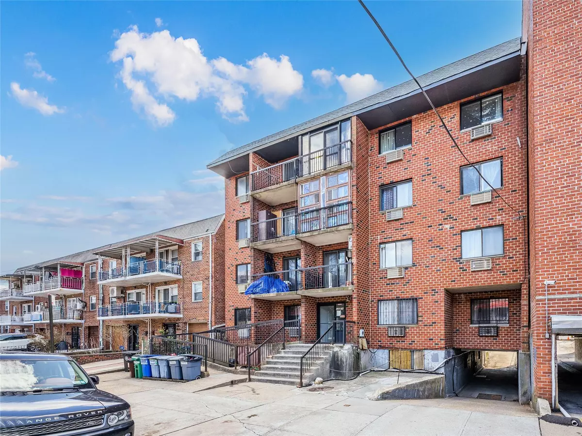 Flushing, NY 11354,144-34 37th Ave #4C