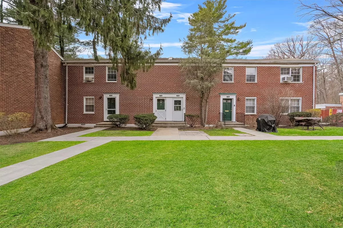 Hartsdale, NY 10530,7 Fieldstone DR #116