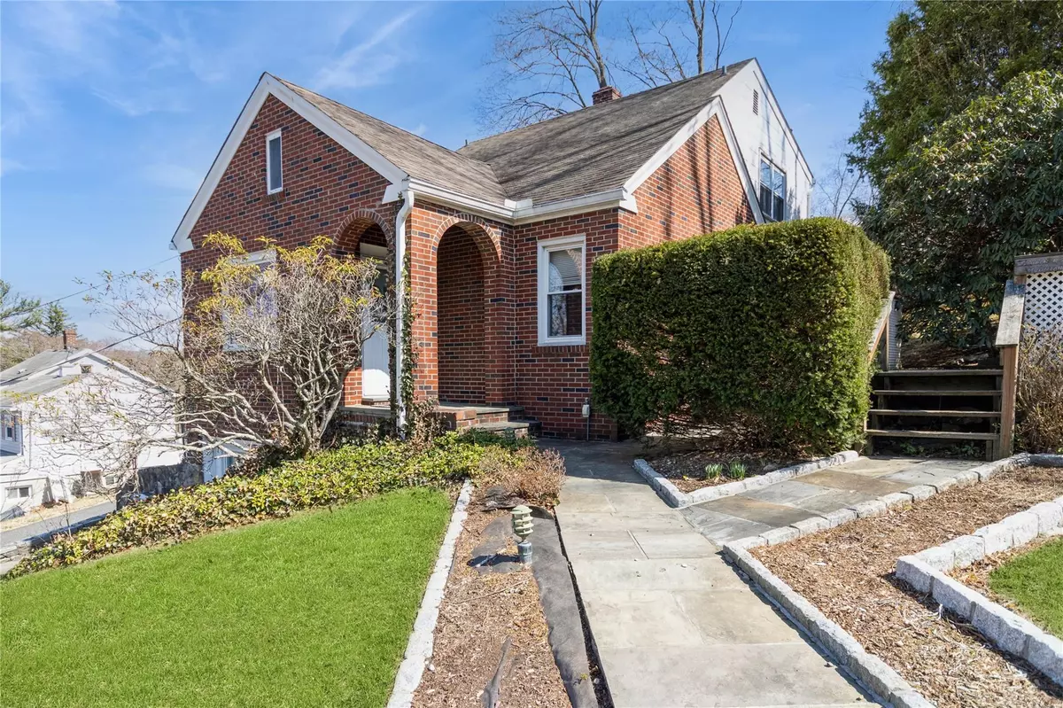 Thornwood, NY 10594,862 Linda AVE