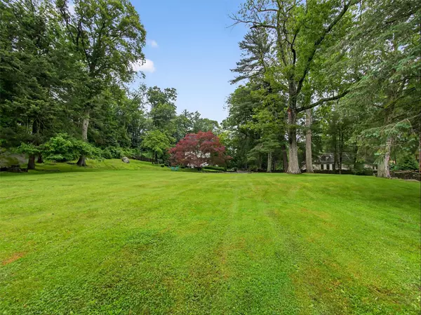 Tuxedo Park, NY 10987,15 Ridge RD