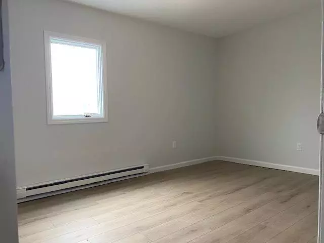 Hyde Park, NY 12538,960 Violet AVE #1