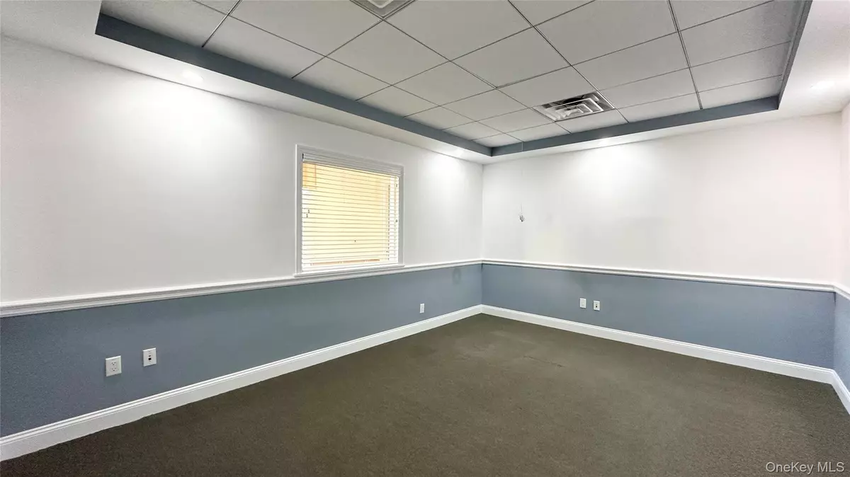 Oyster Bay, NY 11771,111 South ST #240-4