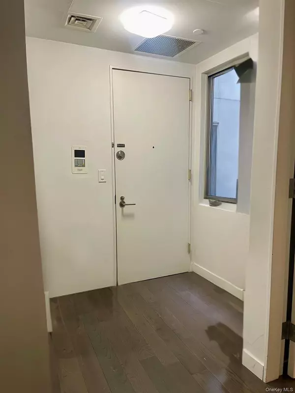 New York (manhattan), NY 10038,119 Fulton ST #5B