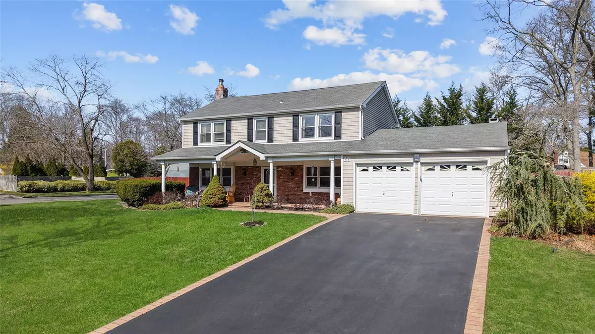 Stony Brook, NY 11790,52 Barker DR