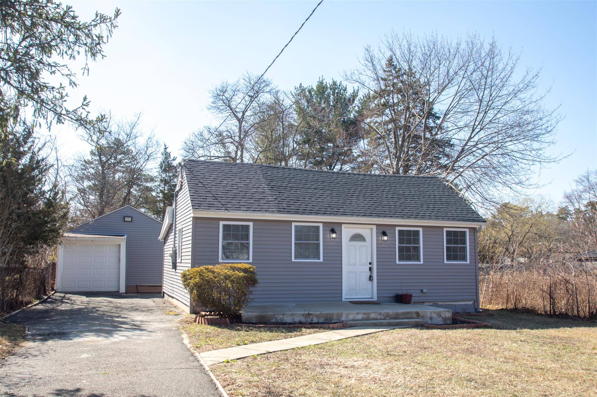Brentwood, NY 11717,4A Ralph AVE