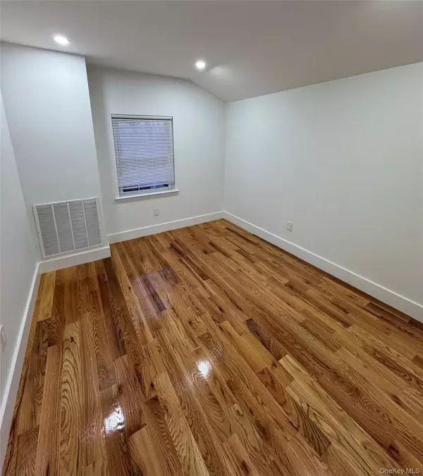 Laurelton, NY 11413,Address not disclosed