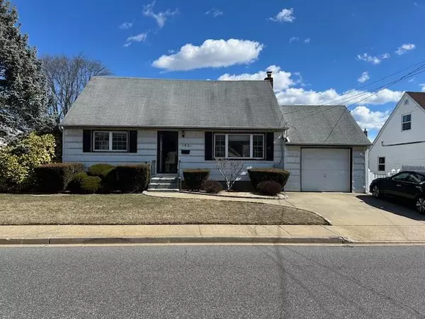 1821 Meadowbrook RD, Merrick, NY 11566