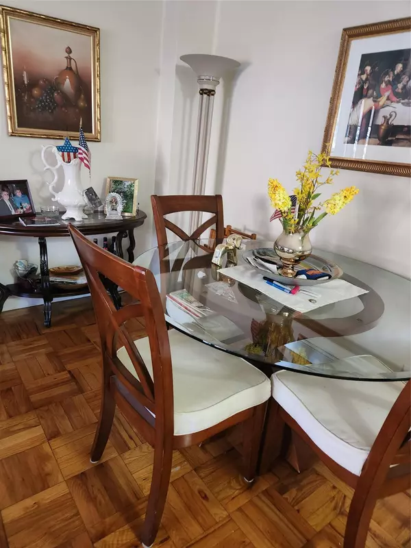 Bronx, NY 10463,80 Knolls CRES #1L