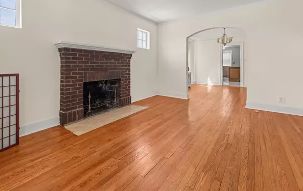 Valley Stream, NY 11580,132 S Terrace PL