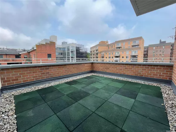 Kew Gardens, NY 11418,83-75 117th Street #7A