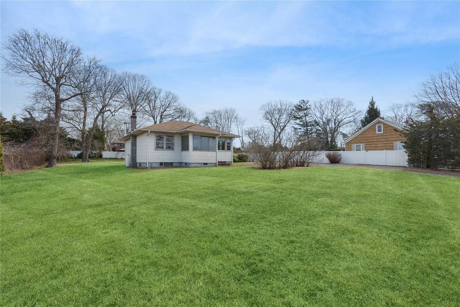 1504 Roanoke AVE, Riverhead, NY 11901