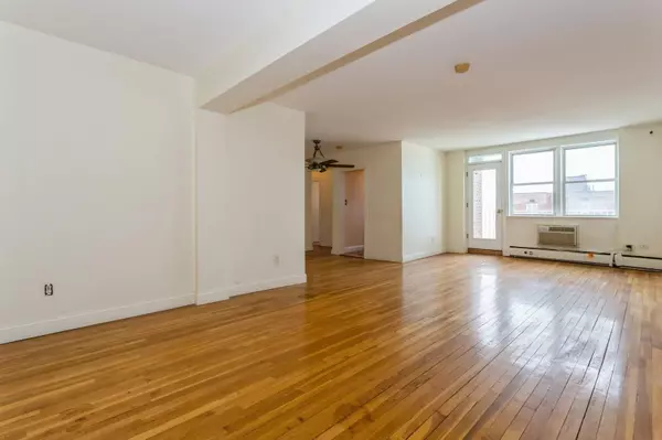 Long Beach, NY 11561,210 E Broadway #6B