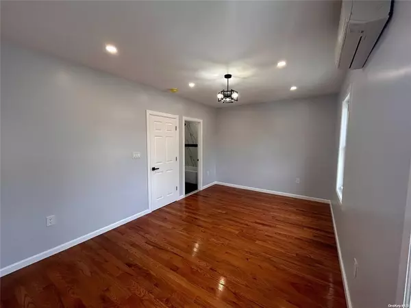 Woodside, NY 11377,6921 49th AVE