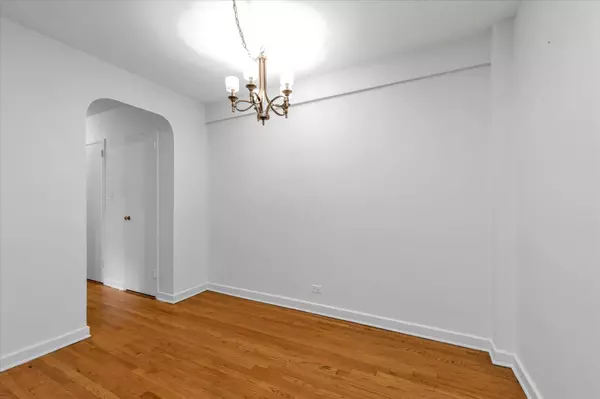 Forest Hills, NY 11375,72-61 113th ST #5K