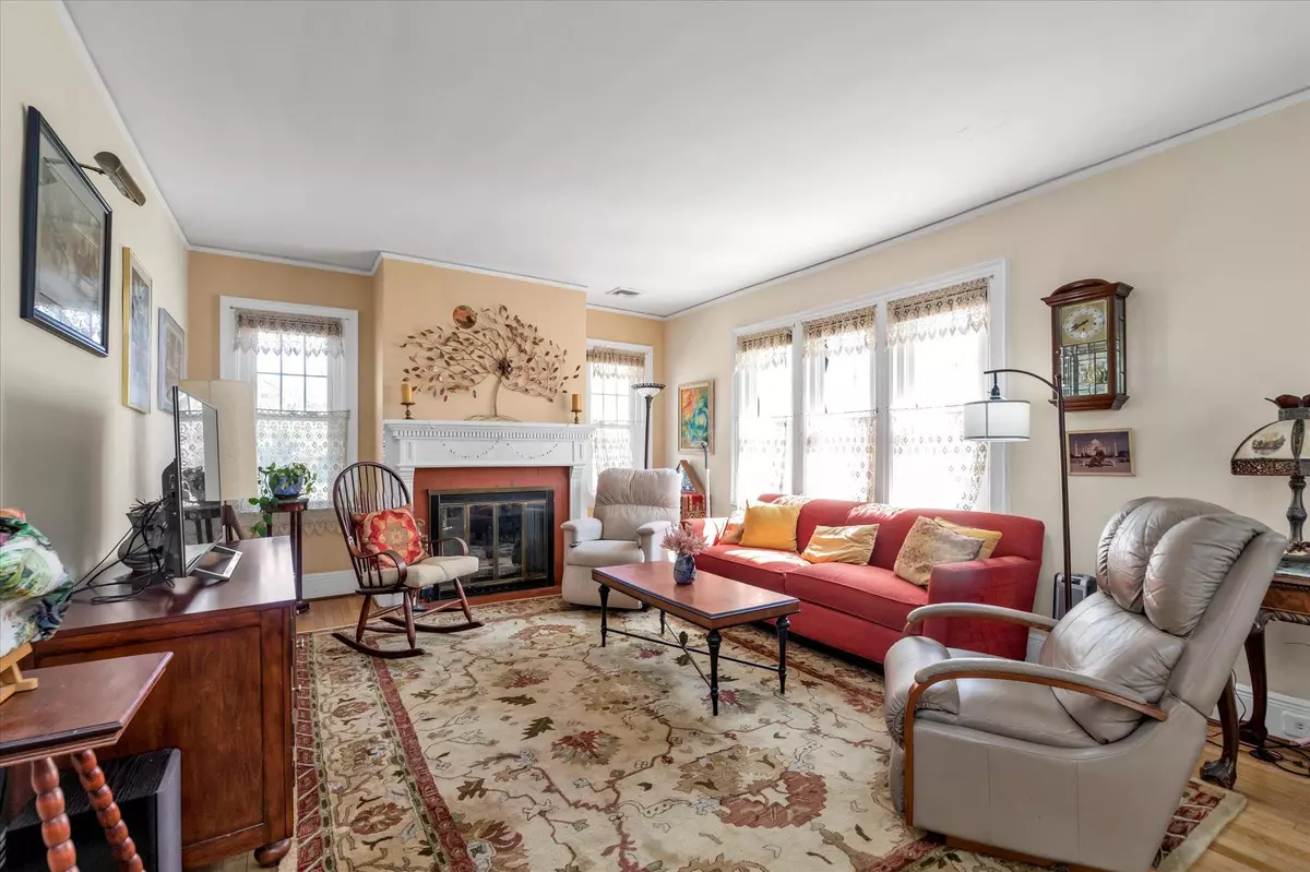 Little Neck, NY 11363,43-03 Westmoreland ST