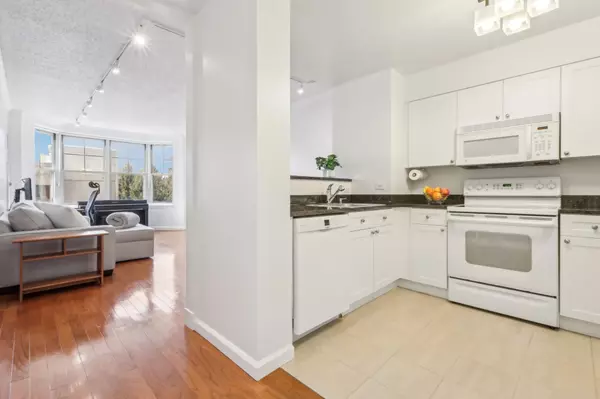 White Plains, NY 10605,300 Mamaroneck AVE #615