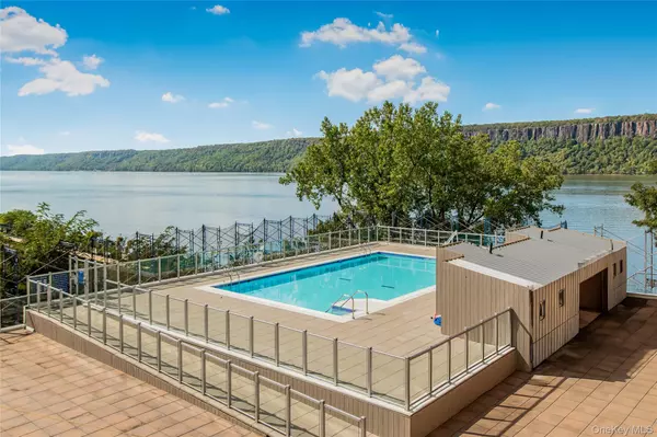 Yonkers, NY 10701,1155 Warburton AVE #3N