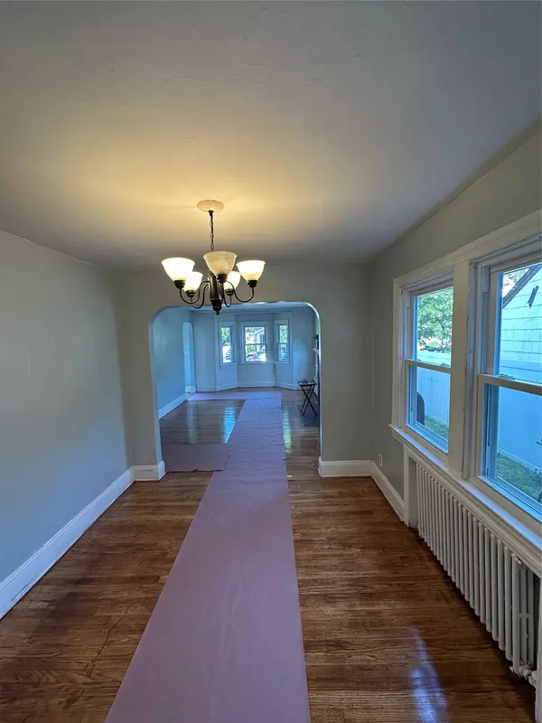 Massapequa, NY 11758,49 S Baldwin PL