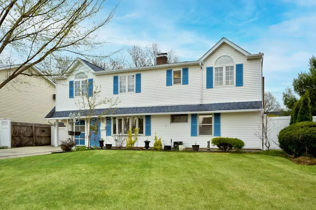 Levittown, NY 11756,63 Bucket LN