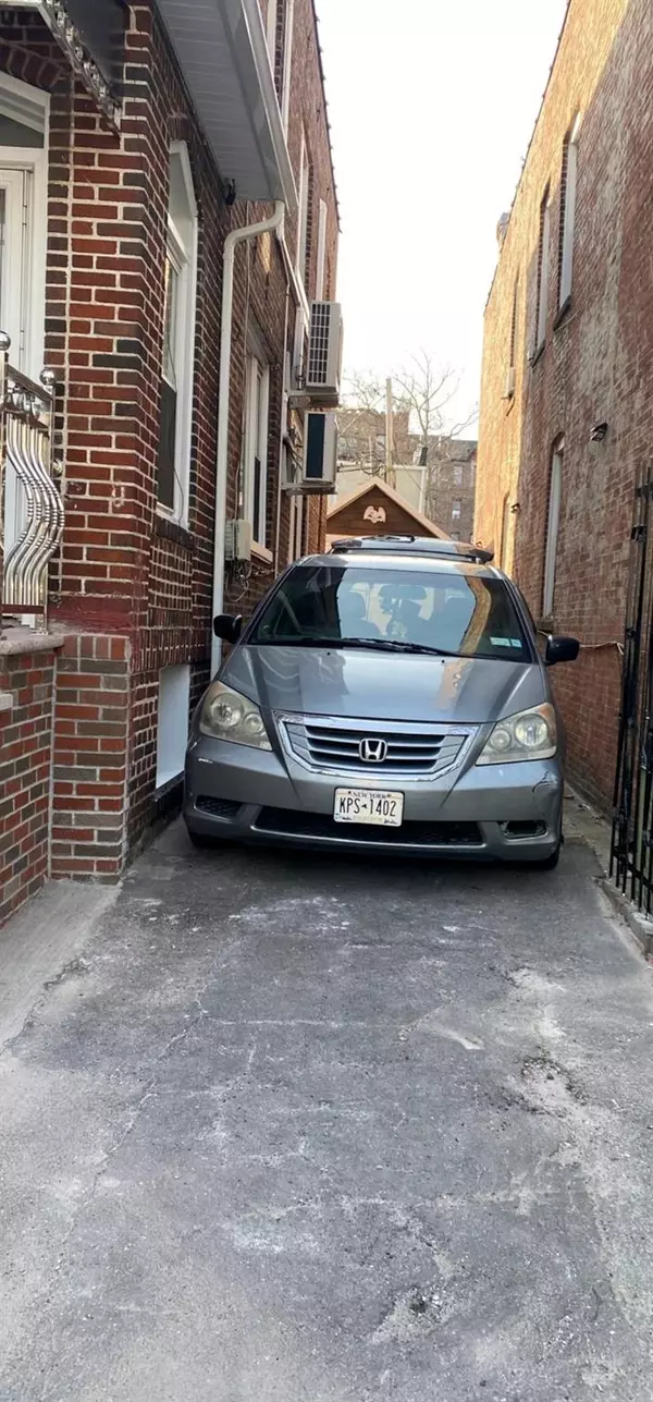 Brooklyn, NY 11207,32 CROSBY AVE