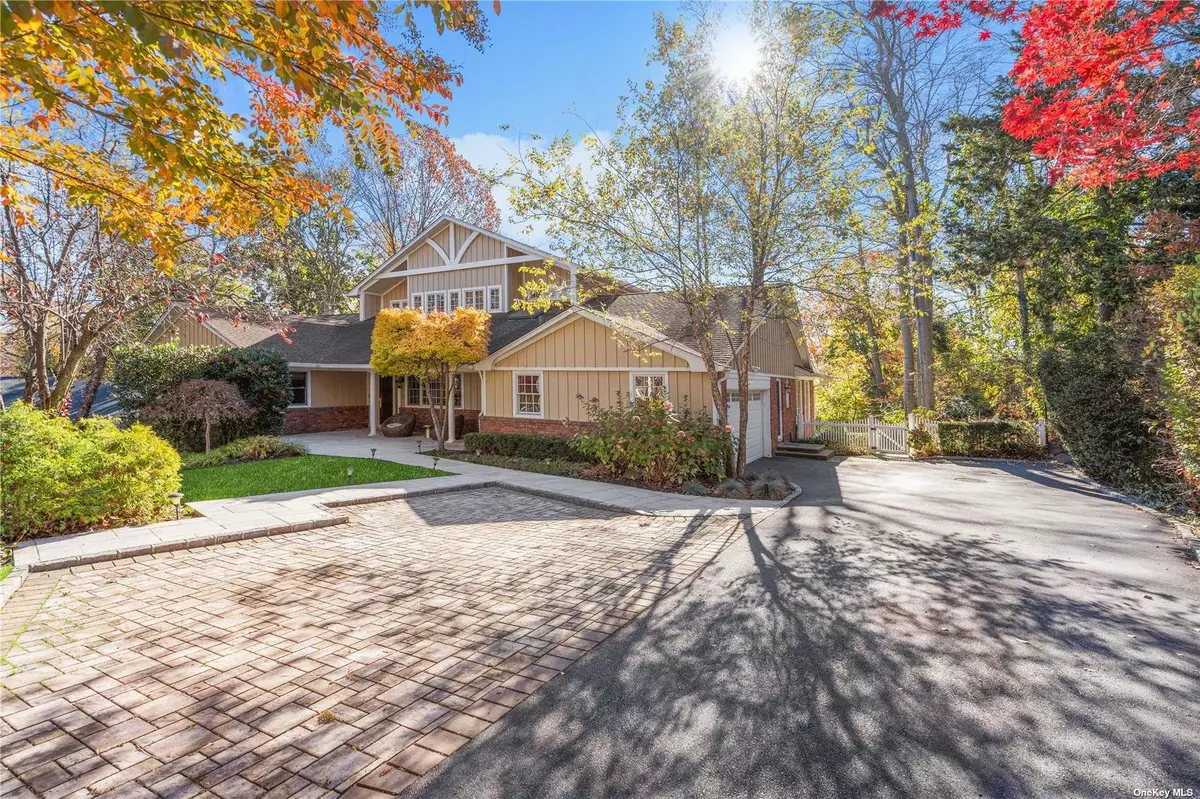 East Hills, NY 11576,45 Peach DR