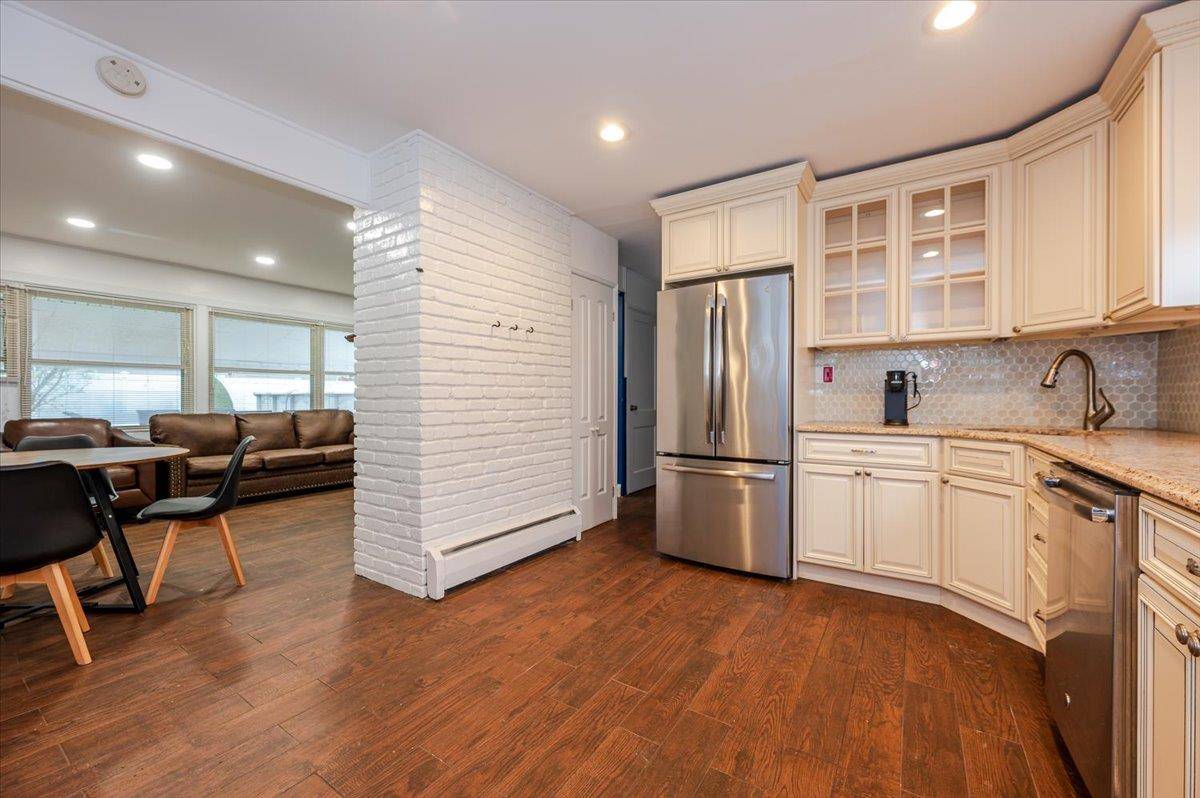 Levittown, NY 11756,76 Jerusalem AVE