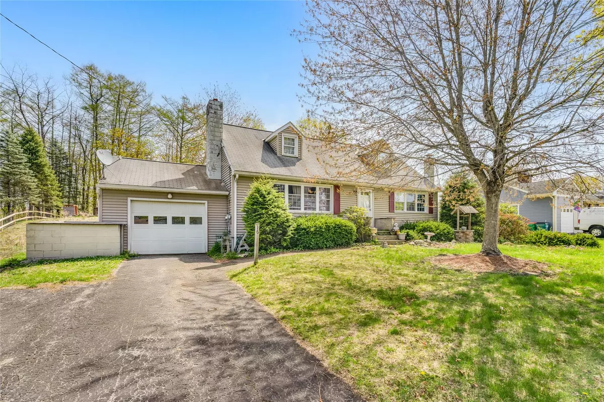 Pleasant Valley, NY 12569,16 Nied DR