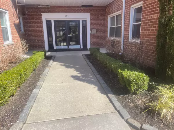 111 S Centre AVE #2-PP, Rockville Centre, NY 11570