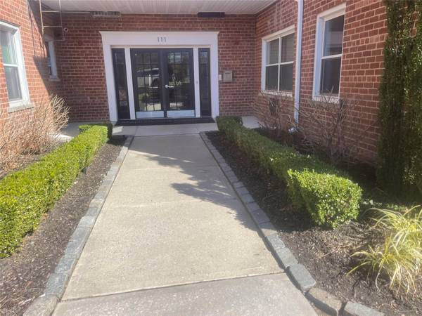 111 S Centre AVE #2-PP, Rockville Centre, NY 11570