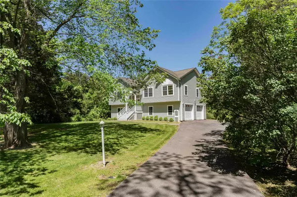 19 Old Bulls Head RD, Rhinebeck, NY 12572