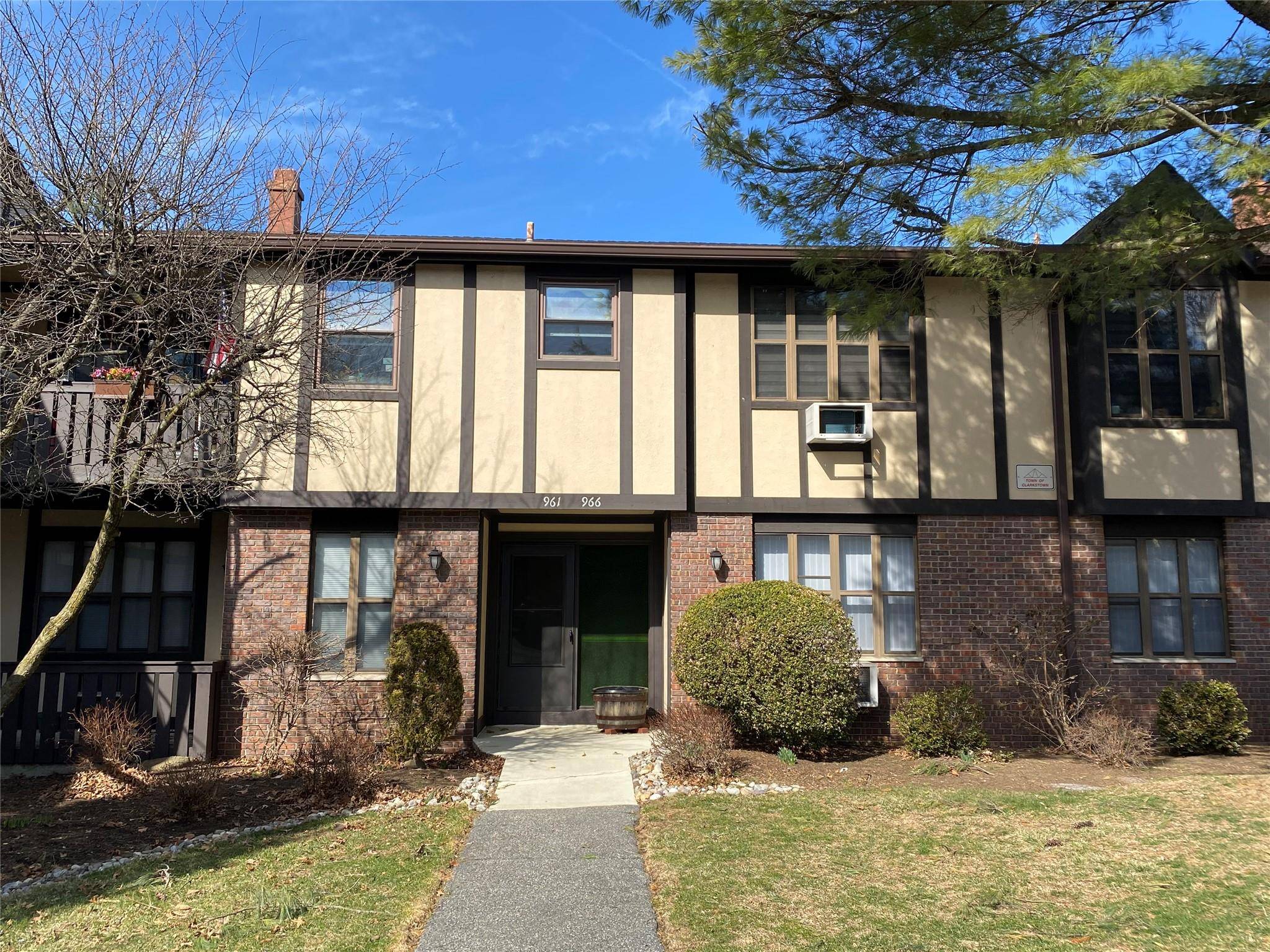 963 Sierra Vista LN, Valley Cottage, NY 10989