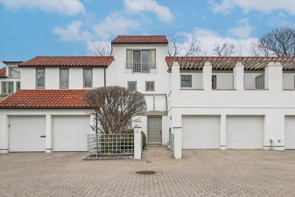 Mamaroneck, NY 10543,4 Kassel CT