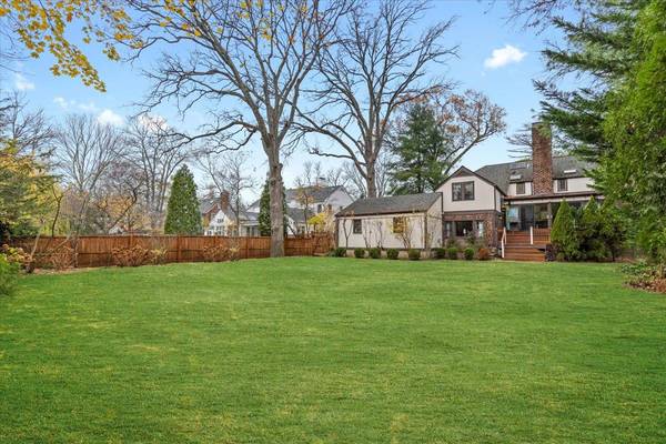 Rye, NY 10580,18 Holly LN