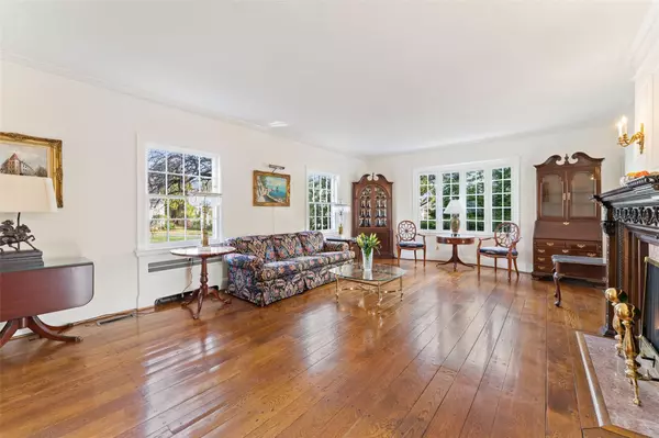 Bronxville, NY 10708,28 Ridgecroft RD