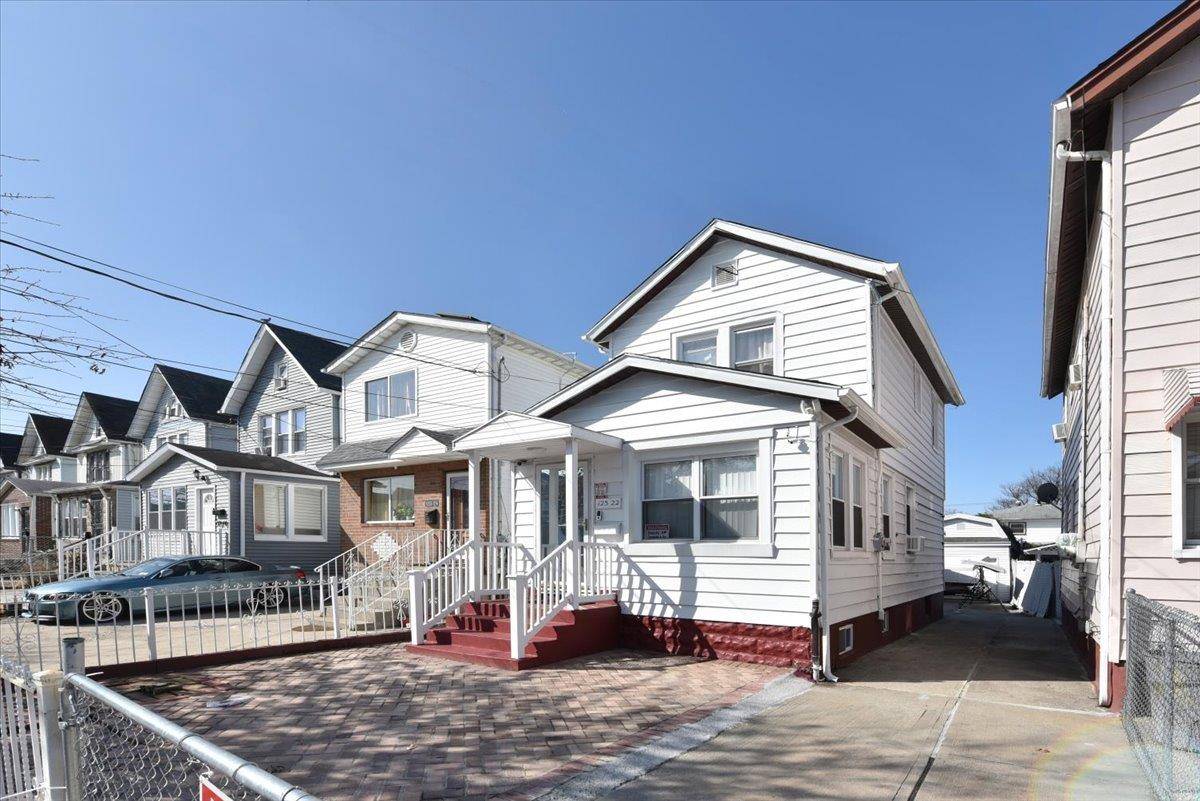 Jamaica, NY 11436,12322 146th ST