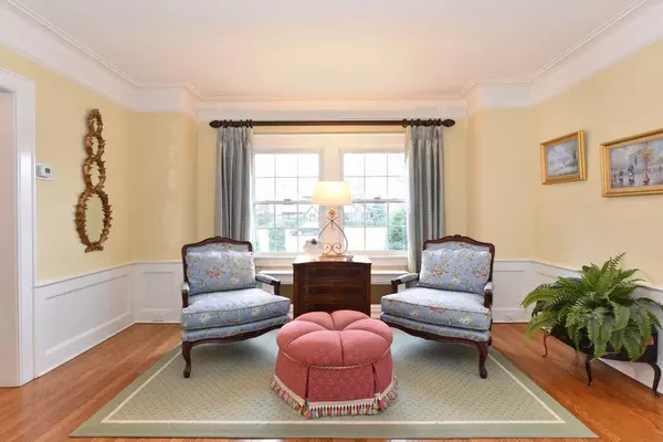 Garden City, NY 11530,127 Newmarket RD