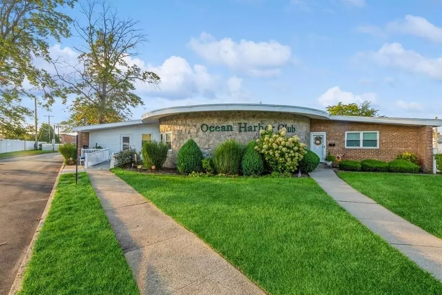 4 Rose ST #7, C-1, Oceanside, NY 11572