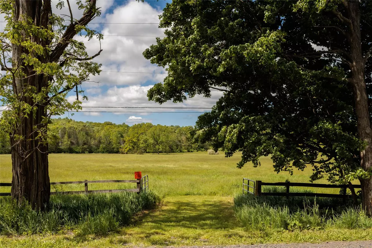 Red Hook, NY 12571,Rowe RD