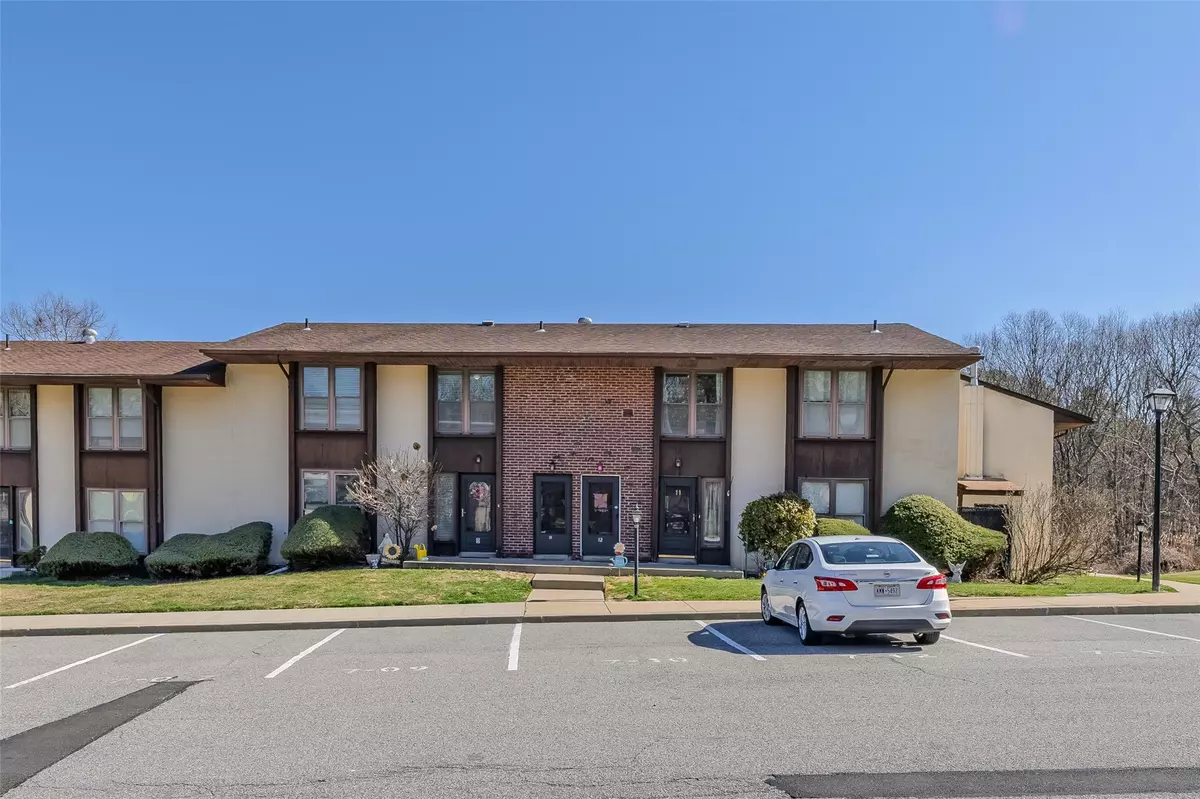 Selden, NY 11784,12 Juniper CT #12