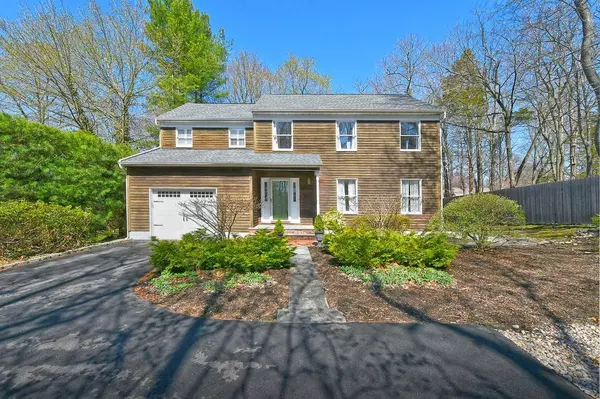 11 Lotowana LN, Stony Brook, NY 11790