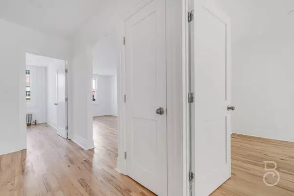 Astoria, NY 11105,23-77 32nd ST
