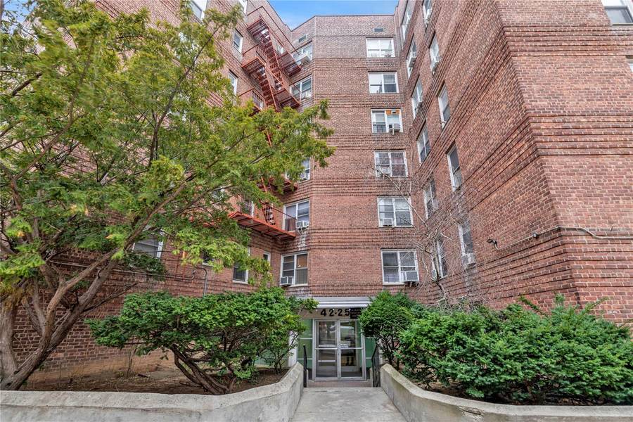 42-25 80 ST #4L, Elmhurst, NY 11373