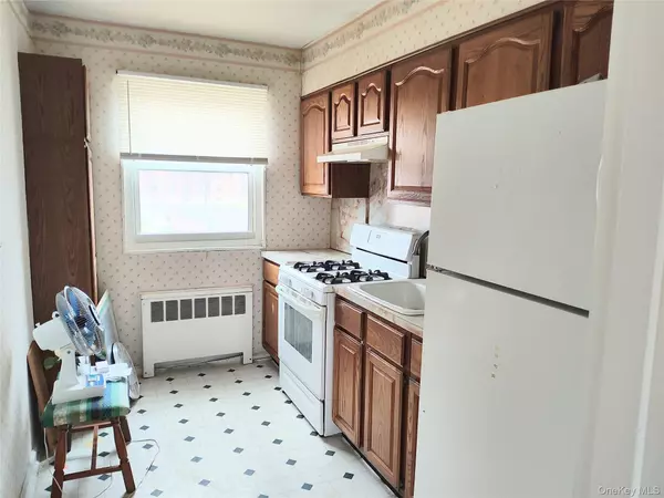 Howard Beach, NY 11414,155-11 89th ST #2L