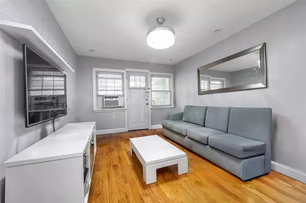 Bronx, NY 10466,4152 Wickham AVE