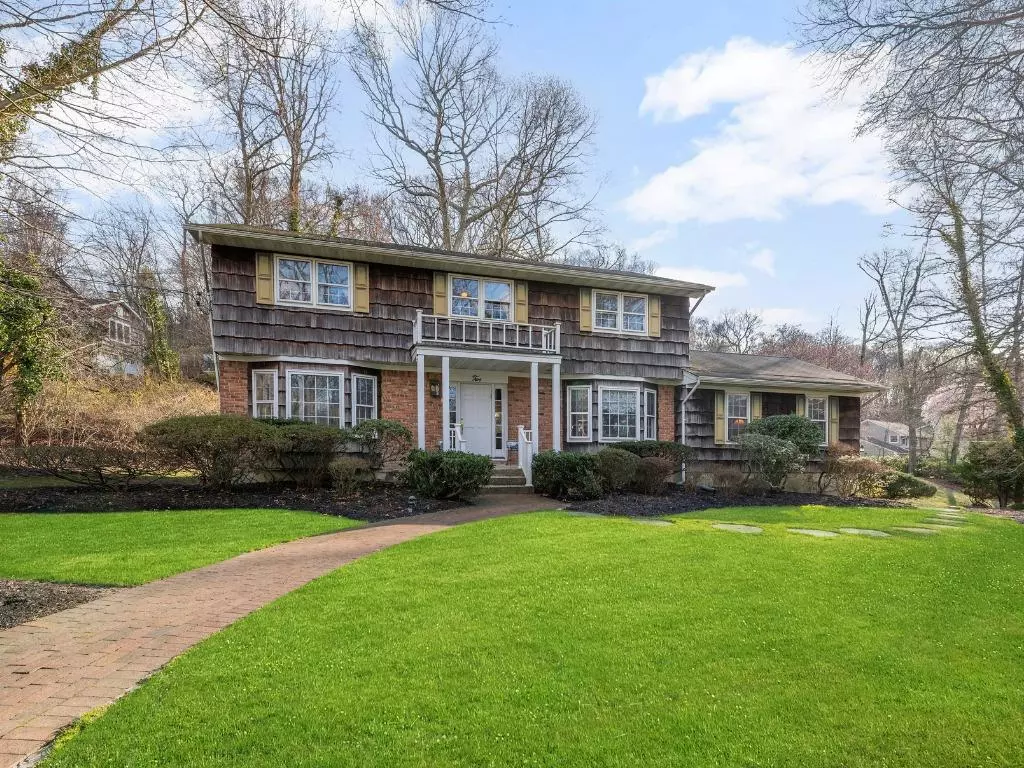 East Setauket, NY 11733,2 Cornell CT