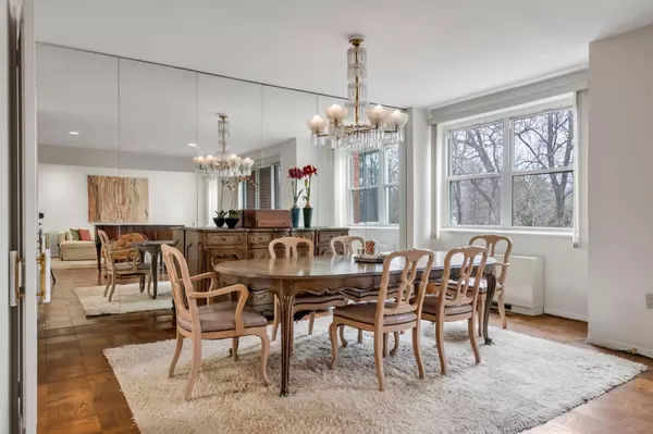 Great Neck, NY 11021,1 Kensington Gate #PH7